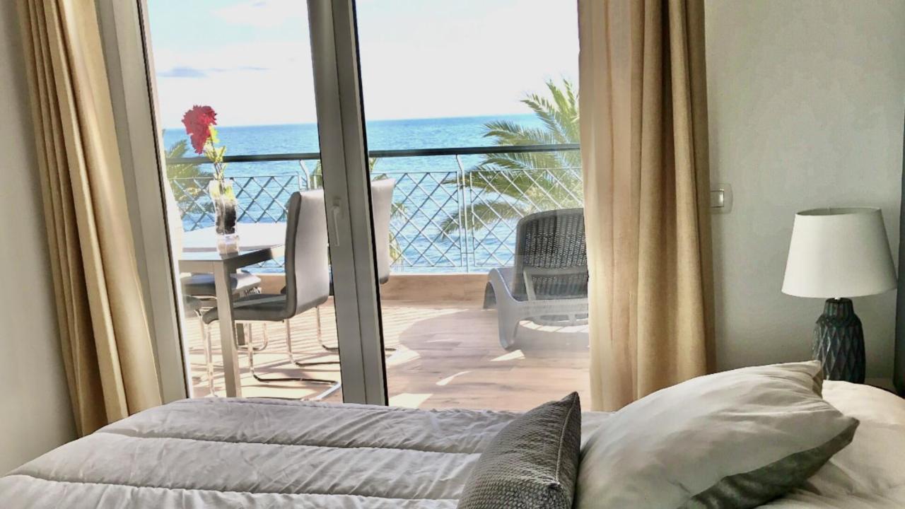 Mi Capricho B17 Beachfront Apartment Sitio de Calahonda Bagian luar foto