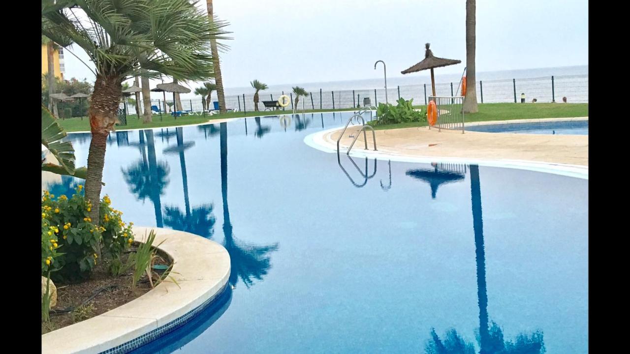 Mi Capricho B17 Beachfront Apartment Sitio de Calahonda Bagian luar foto