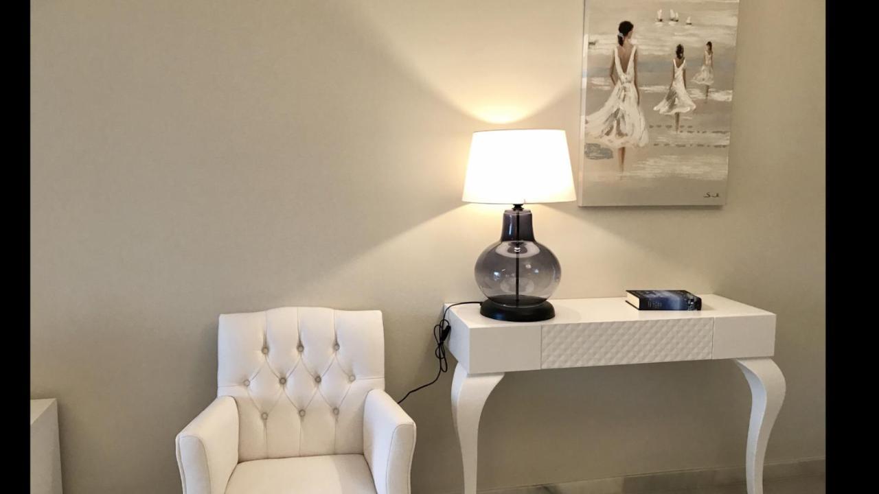 Mi Capricho B17 Beachfront Apartment Sitio de Calahonda Bagian luar foto