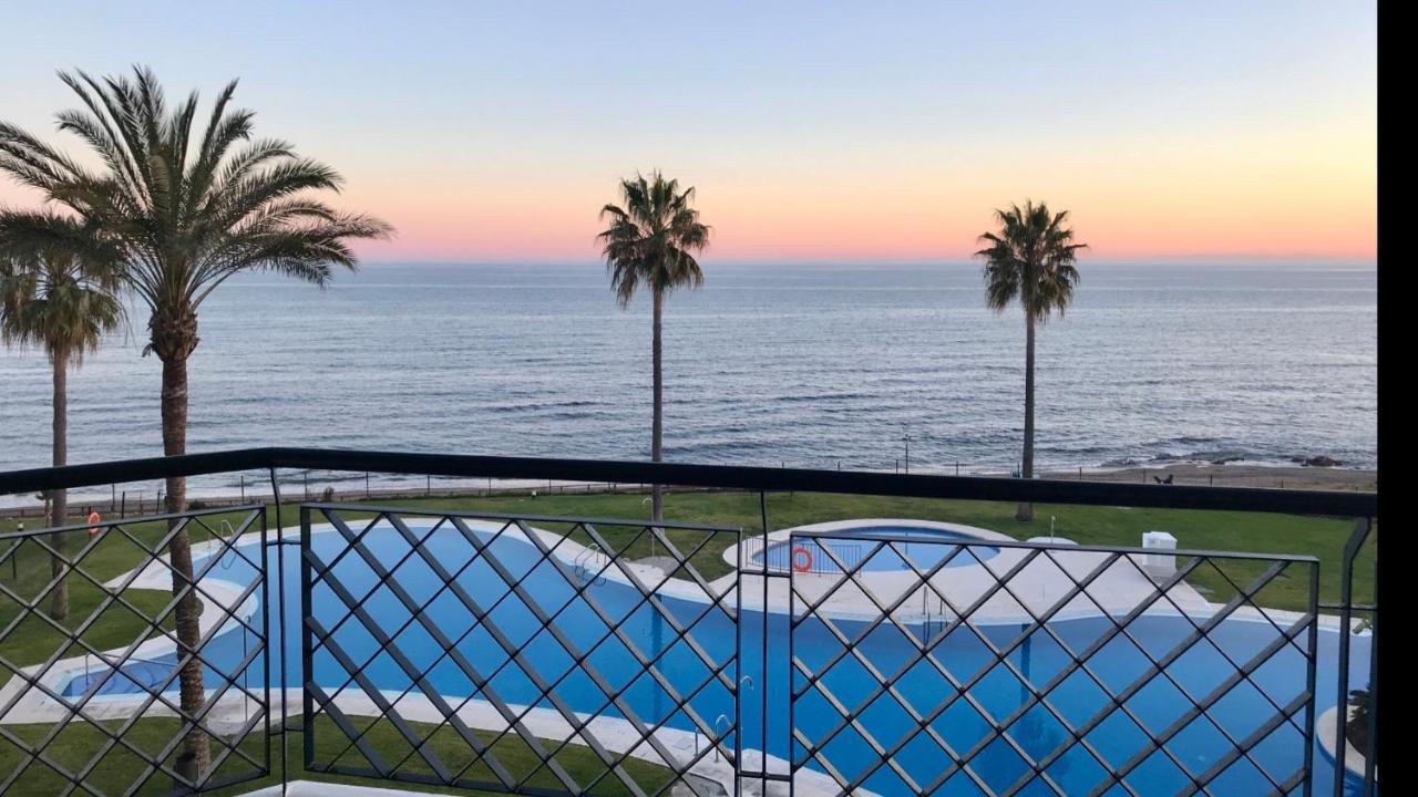 Mi Capricho B17 Beachfront Apartment Sitio de Calahonda Bagian luar foto