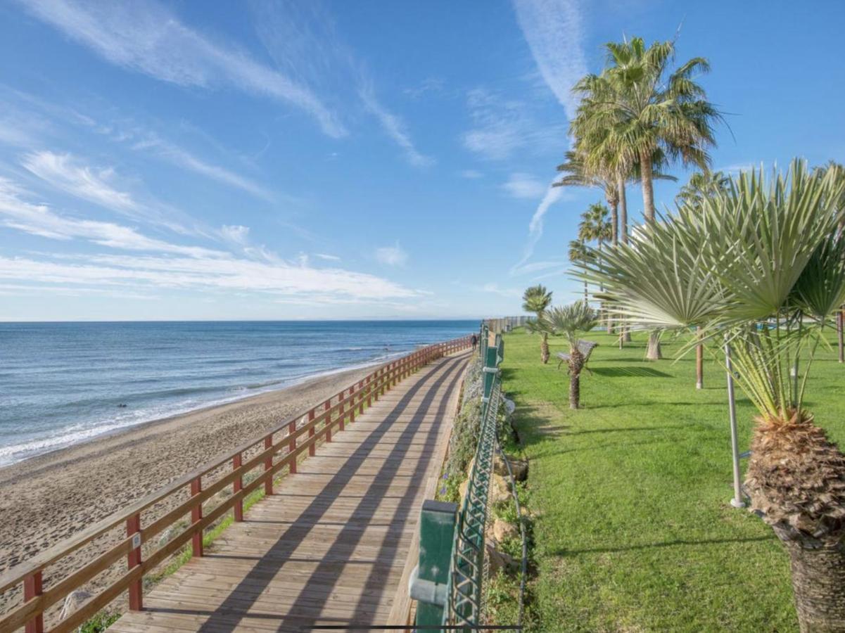 Mi Capricho B17 Beachfront Apartment Sitio de Calahonda Bagian luar foto