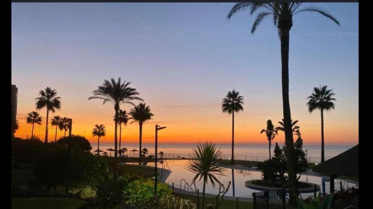 Mi Capricho B17 Beachfront Apartment Sitio de Calahonda Bagian luar foto